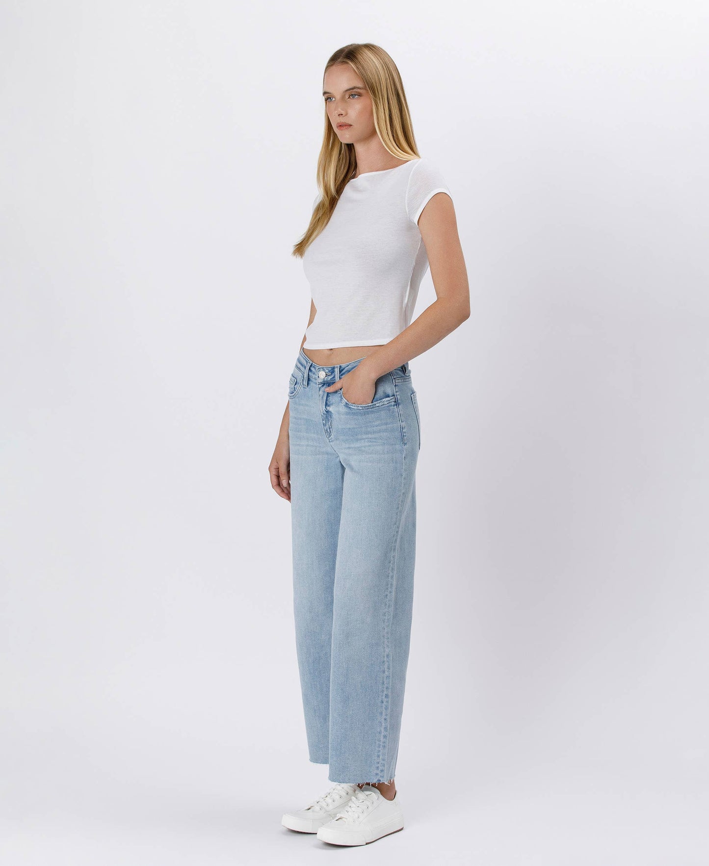 HIGH RISE WIDE LEG JEANS
