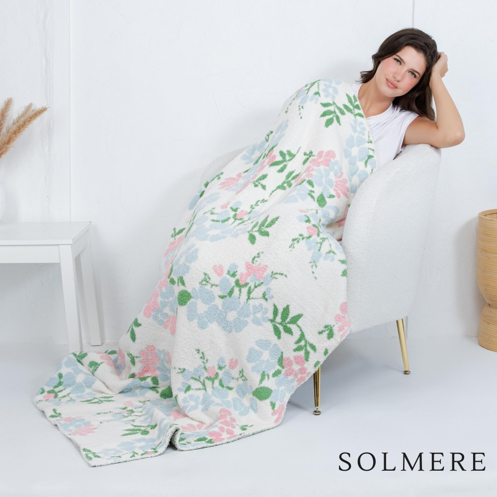 Petite Clustered Floral Blanket