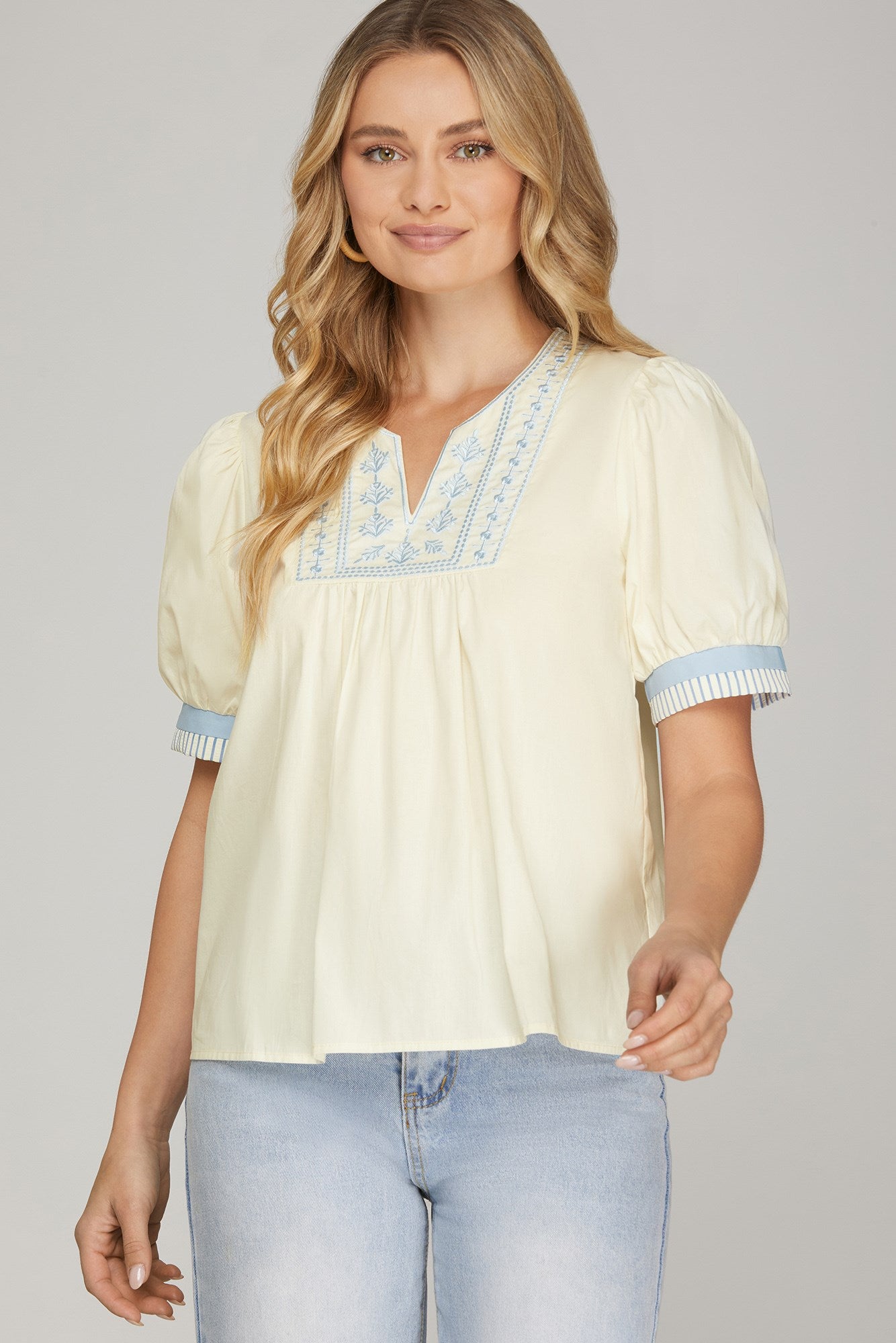 SHORT SLEEVE FRONT EMBROIDERED TOP